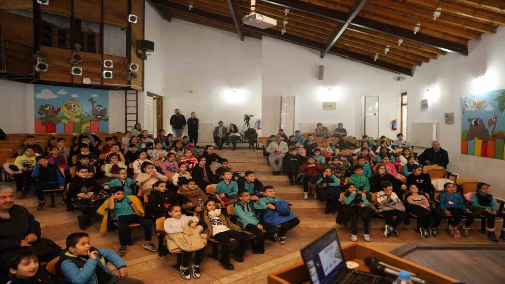 İlköğretim öğrencilerine vektörle mücadele eğitimi
