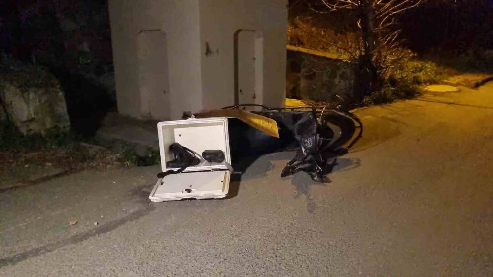 Sarıyer’de feci kaza: Otomobille çarpışan motordaki kurye hayatını kaybetti
