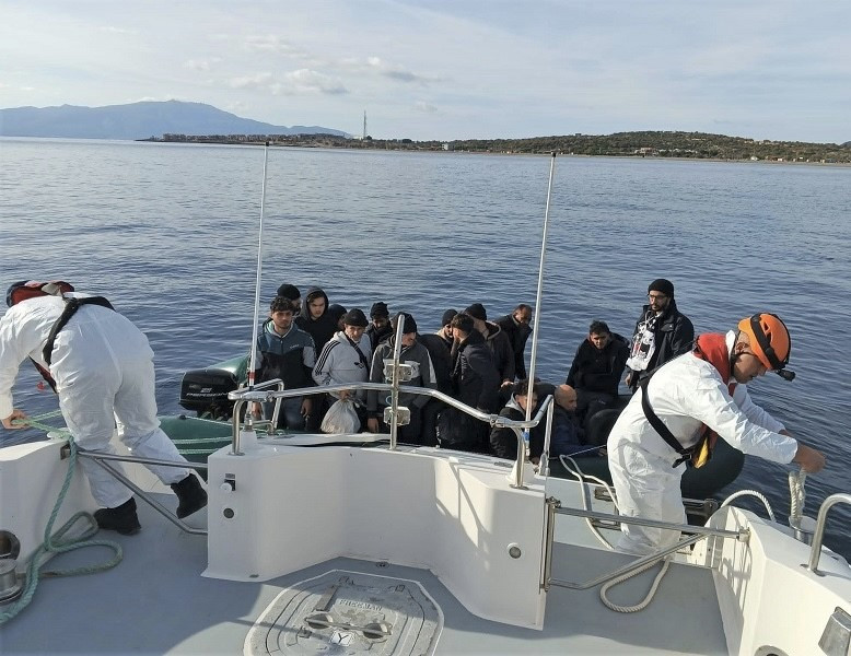 Ayvacık açıklarında 29 kaçak göçmen yakalandı