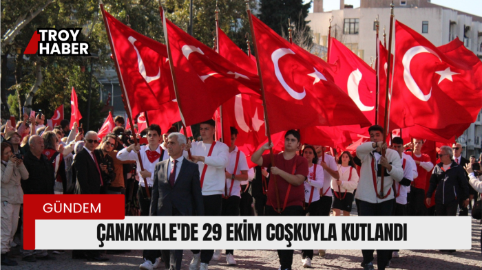 Çanakkale’de 29 Ekim coşkuyla kutlandı