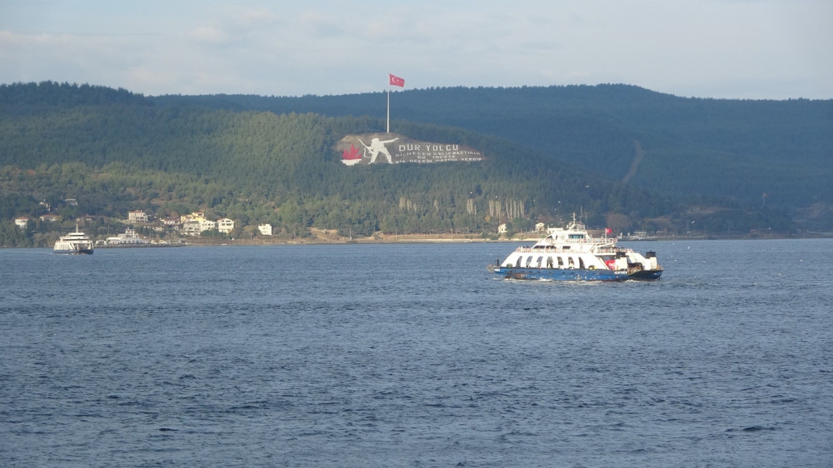 Gökçeada ve Bozcaada'ya yarınki bazı feribot seferleri iptal edildi