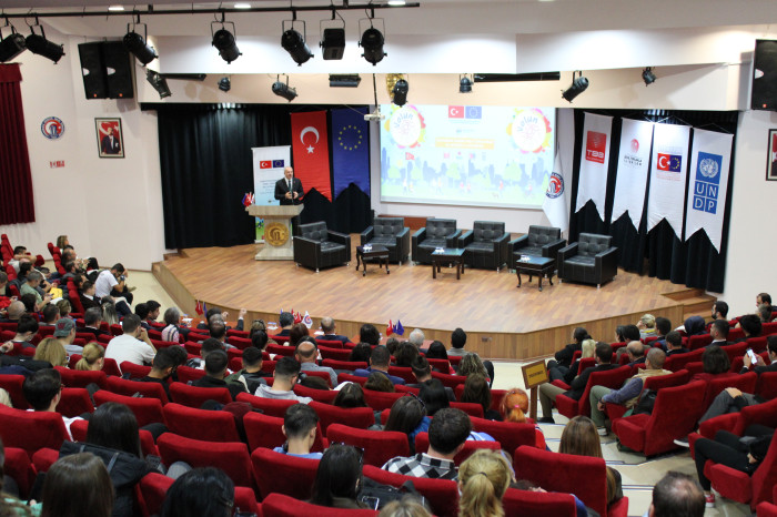 VolunFest’le gençler ÇOMÜ’de buluştu